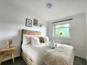 Quirky Home Quiet Neighbourhood - Image 5