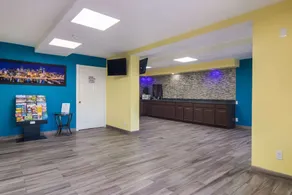 Days Inn by Wyndham Monroeville Pittsburgh - Image 2