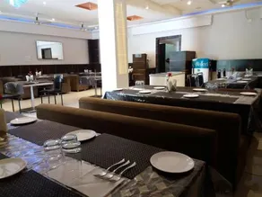 Hotel Surbhi Palace - Image 4