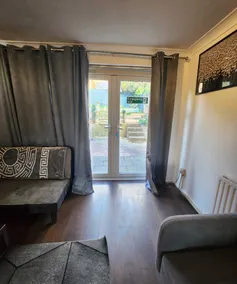 Home in Medway 3bedroom Free Sports Free Parking - Image 2
