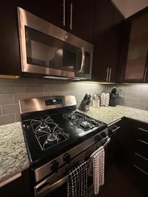 Luxury Designed 2 Bedrooms Part Hotel in Woodland Hills CA - Image 5