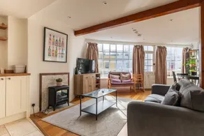 Bright & Quirky 3BD Home Wellington Terrace - Image 3