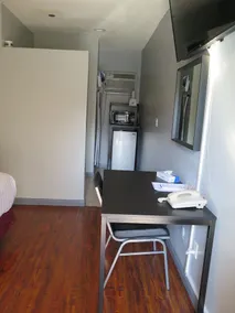 AMERICAS BEST VALUE INN (7TH STREET) - Image 3