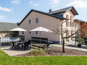 Apartment With Private Terrace - Image 2