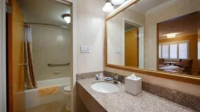 SFO Airport Hotel, El Rancho Inn, BW Signature Collection - Image 4