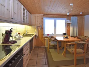 Comfortable holiday home in the Weser Uplands with sauna and steam shower - Image 2