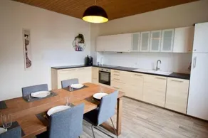 Fantastic Apartment in Enchanting Neighbourhood - Image 3