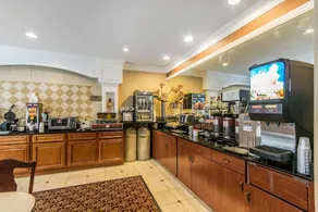 Comfort Inn - Image 3