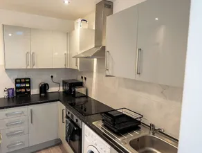 Chic City Apartment in Wallington - Image 2