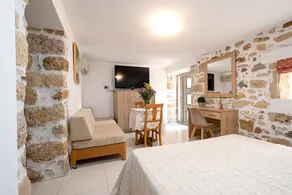 Vivian's cosy house! - Image 4