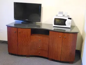 Krystal Penguin Inn - Image 5