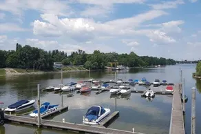 Danube Dream Superb view & garage - Image 4