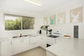 Unit 1/14 Tamarindus Street Marcoola Beach Pet friendly 300 BOND Linen supplied - Image 5