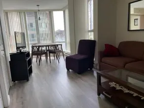 1BD+Den condo, with free parking in Downtown! - Image 5