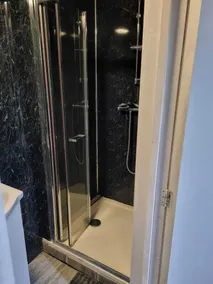 Lovely 5-bed House in Romford, Greater London - Image 4