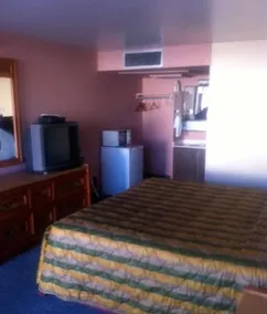 Passport Inn & Suites Brigham - Image 4