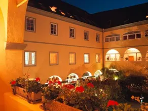 Hotel Goldener Brunnen - Image 3