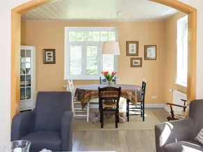 Holiday home in the Weser Highlands in a unique location with sunny terrace - Image 3