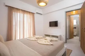 Regina Villas - Image 2