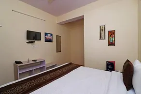 Hotel Trisha by OYO Rooms - Image 4