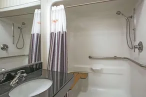 La Quinta Inn & Suites Manassas - Image 2