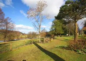 Ghillies Cottage - Image 2