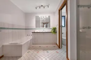 Guthrie's Place - Family Resort Style Home by Echuca Holiday Homes - Image 2
