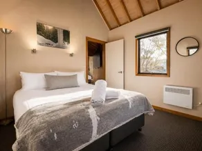 Sharpys Chalet - Image 2