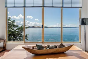 Hakari - Waterfront & Light Filled - Image 4