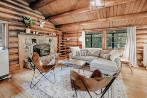 76gs - Genuine Log Cabin - Wifi - Pets Ok - Sleeps 4 2 Bedroom Home by Redawning - Image 3