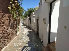 Theanos House - Image 3