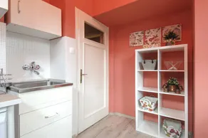 Top Center Artistic Apartment - Image 5