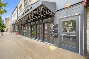 Stylish Downtown Unit With Historic Charm 3 Bedroom Apts - Image 2