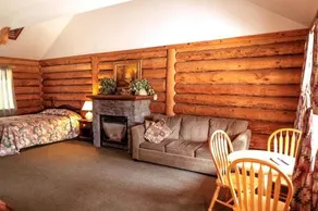 Bear Creek Cabins - Image 5