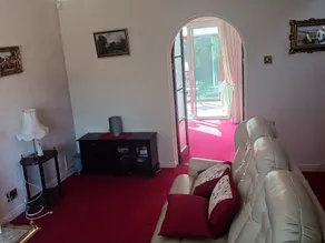 Captivating 3-Bed House in Saint Helens - Image 2