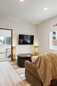Full ADA Unit 2 Bed 2 Bath Unit Near Downtown - Image 5