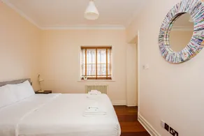 Luxury 2 Bedroom Apartment in London Bridge - Image 4