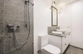 Supreme Jacuzzi Apartment - Image 2