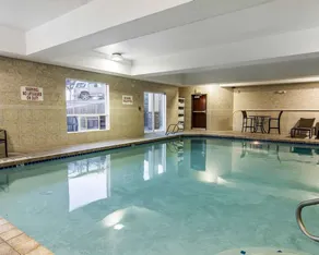 Comfort Suites Airport - Image 1