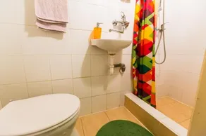 Peter's Astoria Hostel - Image 3
