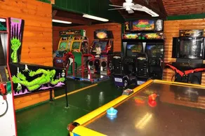 Arrowhead Camping Resort Park Model 10 - Image 3