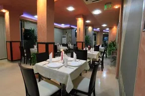 Boutique Suites Rainbow 4 - Image 4