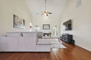 Monthly Rental 3000 Near Shopping Restaurants - Image 5