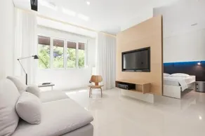 Athens City Suite - Image 3