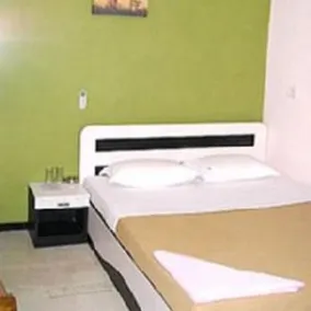 Hotel Pearl Residency - Image 2