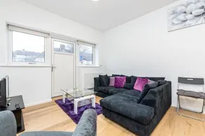 CONEN Chequers Apartment - Image 4