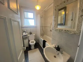 Seaside Retreat In Shoreham With Sauna & Spa Hire - Image 3