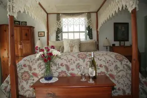 Mulberry Tree Inn - Image 3