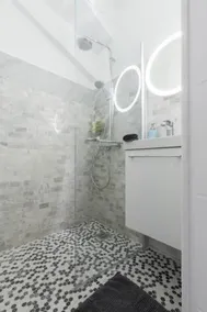 Charming studio very central and calm - Image 4