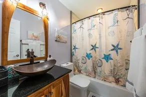 Cheerful 2-bedroom, 2 bathrooms vacation home with salted, solar heated pool! - Image 4